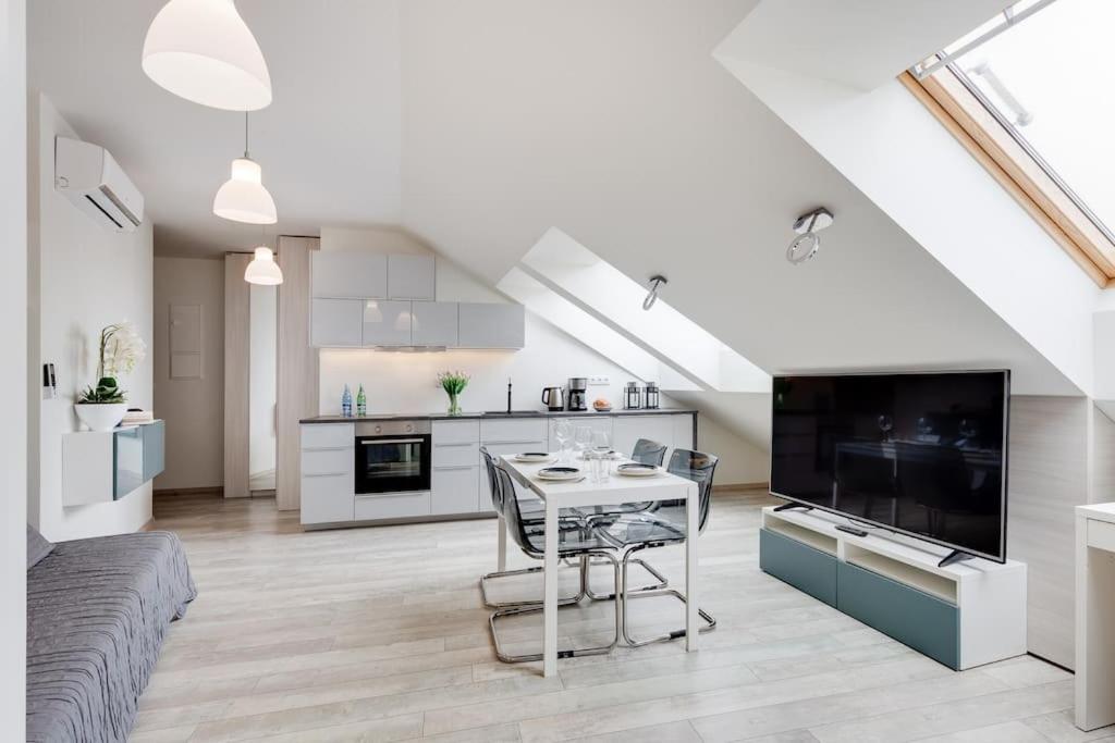 Modern & New Place Next To Wawel Castle & Vistula Krakow Bagian luar foto